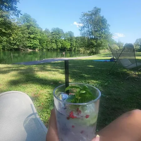 Ξενοδοχείο Big Berry Kolpa- King Mobile House Gradac